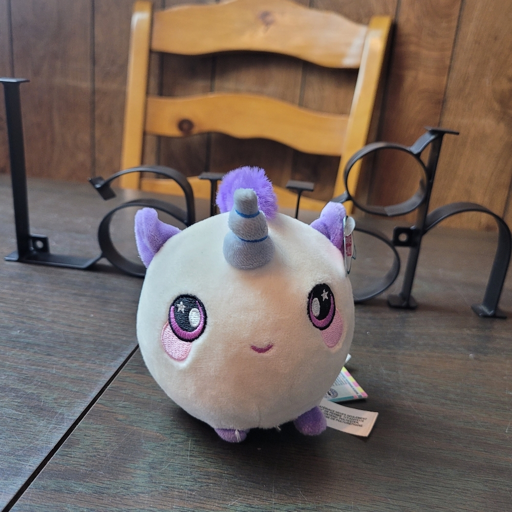 Squeezamals Wave 1 Unicorn Plush Figure